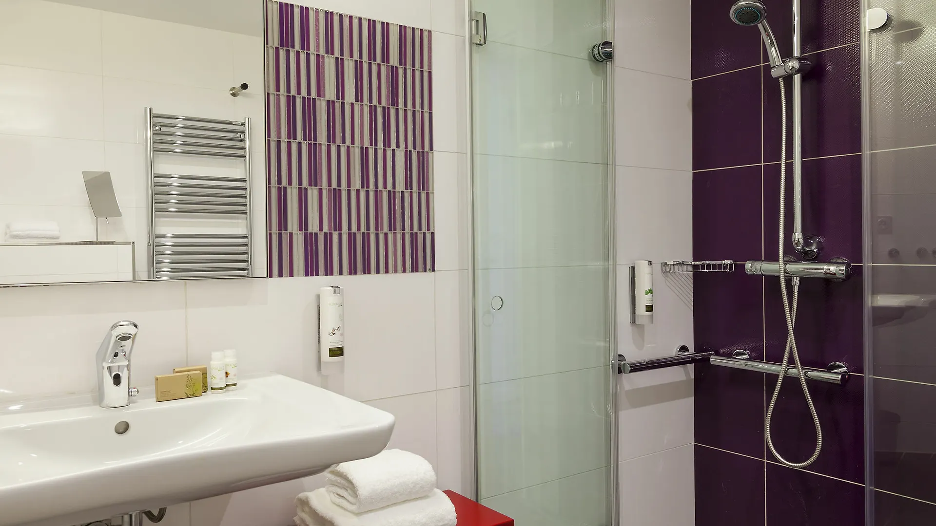Quality Hotel Toulouse Sud 2*,  France